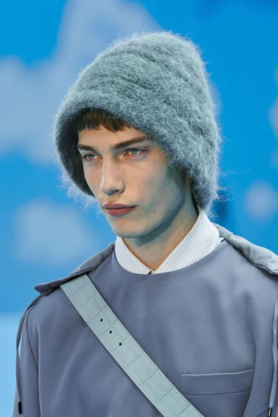 Look 49